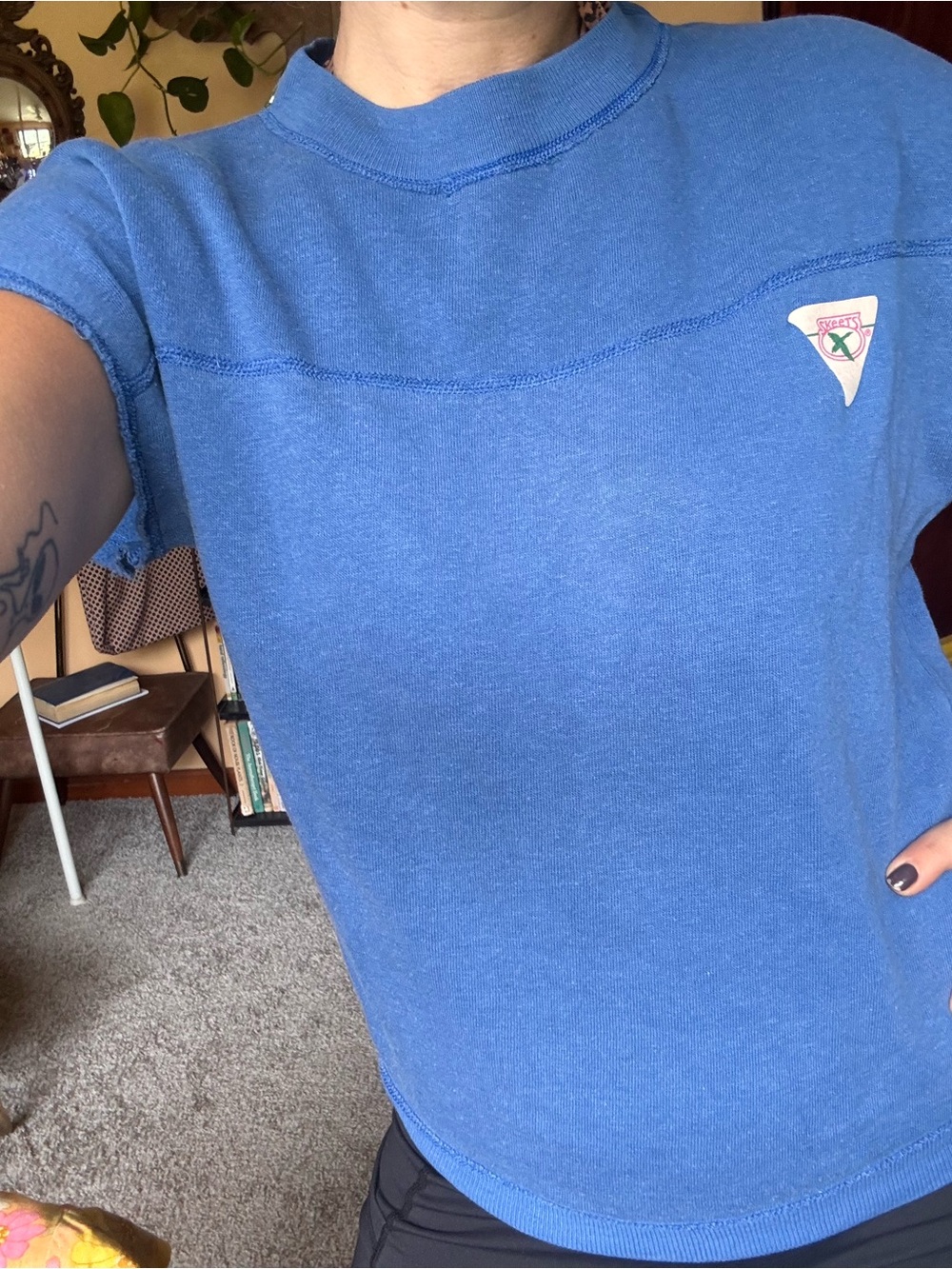 Vintage Short Sleeve Pullover sweatshirt with Small Chest Patch